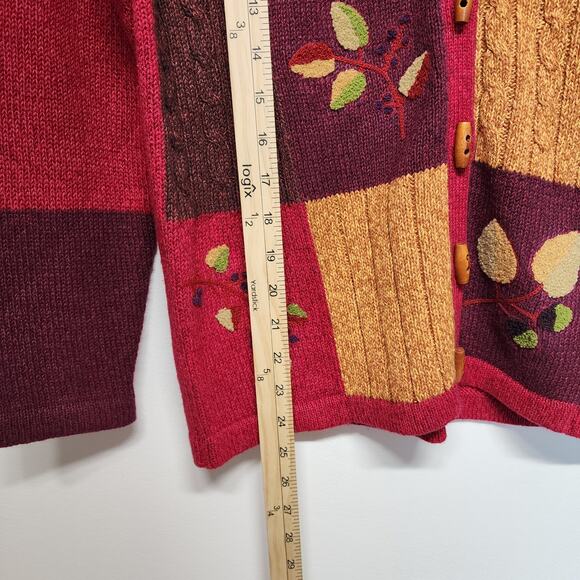 Erika Granny Cardigan Size PS Petite Red Wood Toggle Embroidered Fall Autumn 90s - Picture 6 of 8